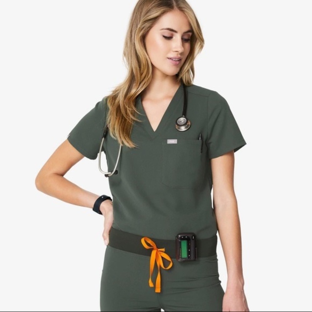 NWOT Green Catarina Scrub Top